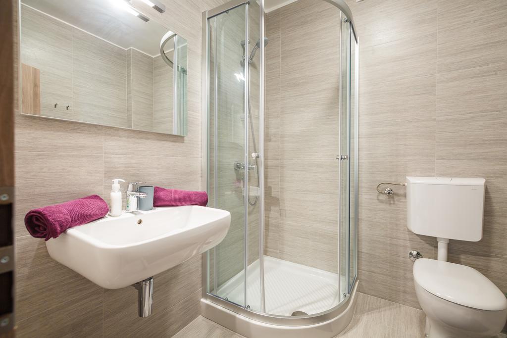 Ivni Apartmani Novigrad Istria Szoba fotó