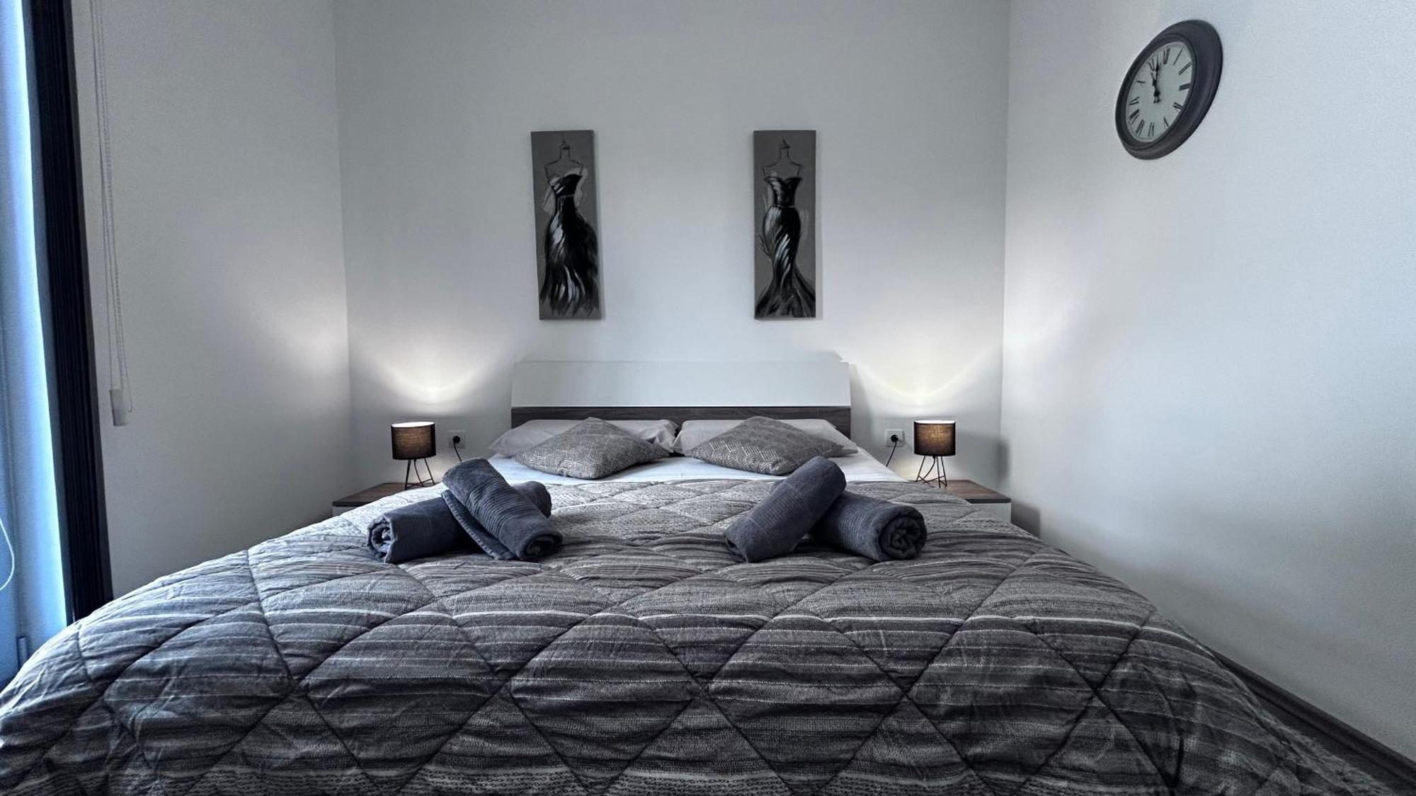 Ivni Apartmani Novigrad Istria Kültér fotó