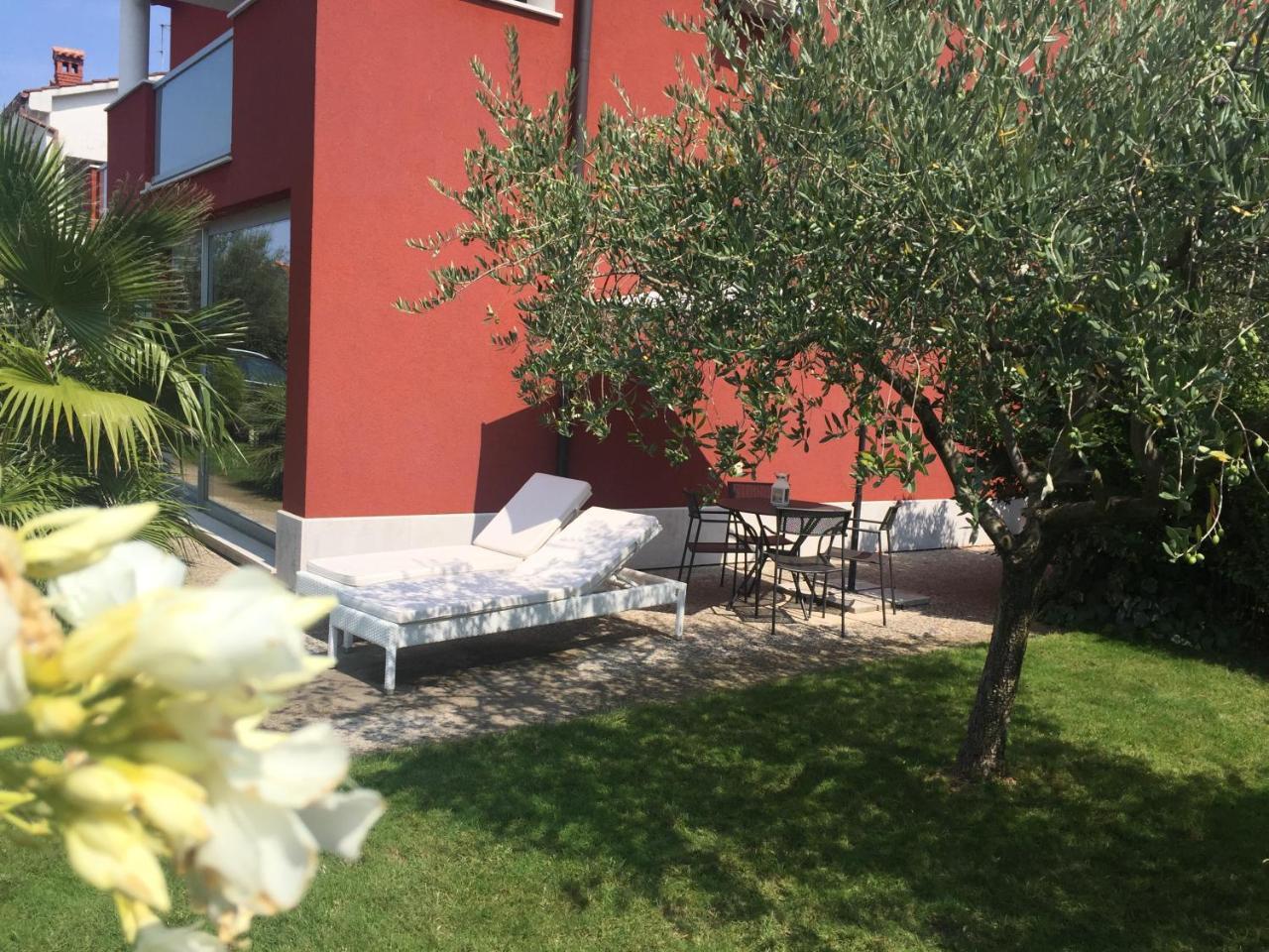 Ivni Apartmani Novigrad Istria Kültér fotó