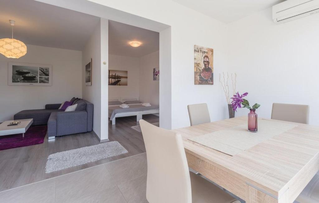 Ivni Apartmani Novigrad Istria Kültér fotó